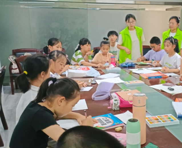 秉承大学的实践嵌入式培育理念为学生供给紧贴工作实践的学习时机 秉承大学的实践嵌入式培育理念为学生供给紧贴工作实践的学习时机